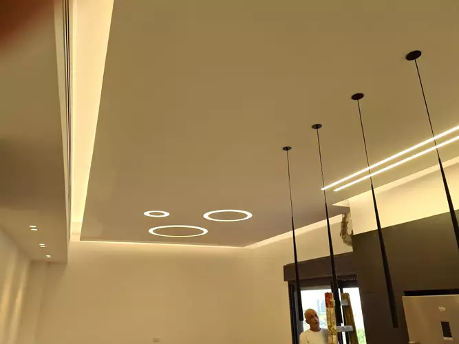 תקרה מרחפת מעוצבת